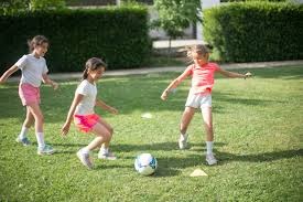 西甲报告：毕尔巴鄂竞技部分球迷多次辱骂维尼修斯和阿森西奥