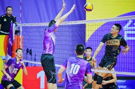 湖人官方赛后海报致敬功臣！里夫斯24+4+5，海斯百分百命中率